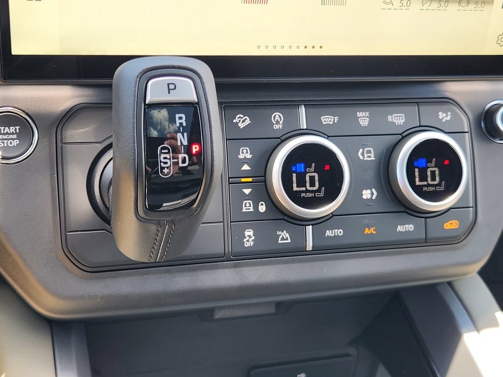 New 2026 Land Rover Defender 110 X-Dynamic SE AWD/4WD image 29