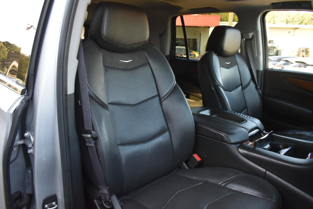 Used 2016 Cadillac Escalade Luxury AWD/4WD image 33