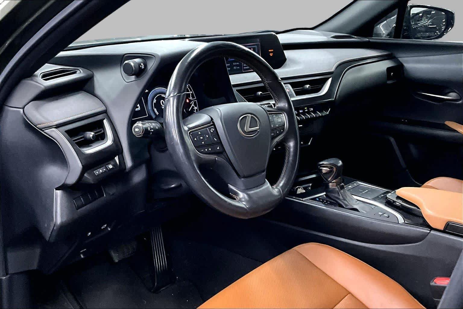Used 2019 Lexus UX 250h w/ Premium Package AWD/4WD image 17