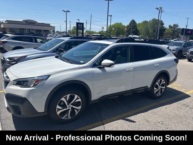Used 2022 Subaru Outback Limited AWD/4WD image 2