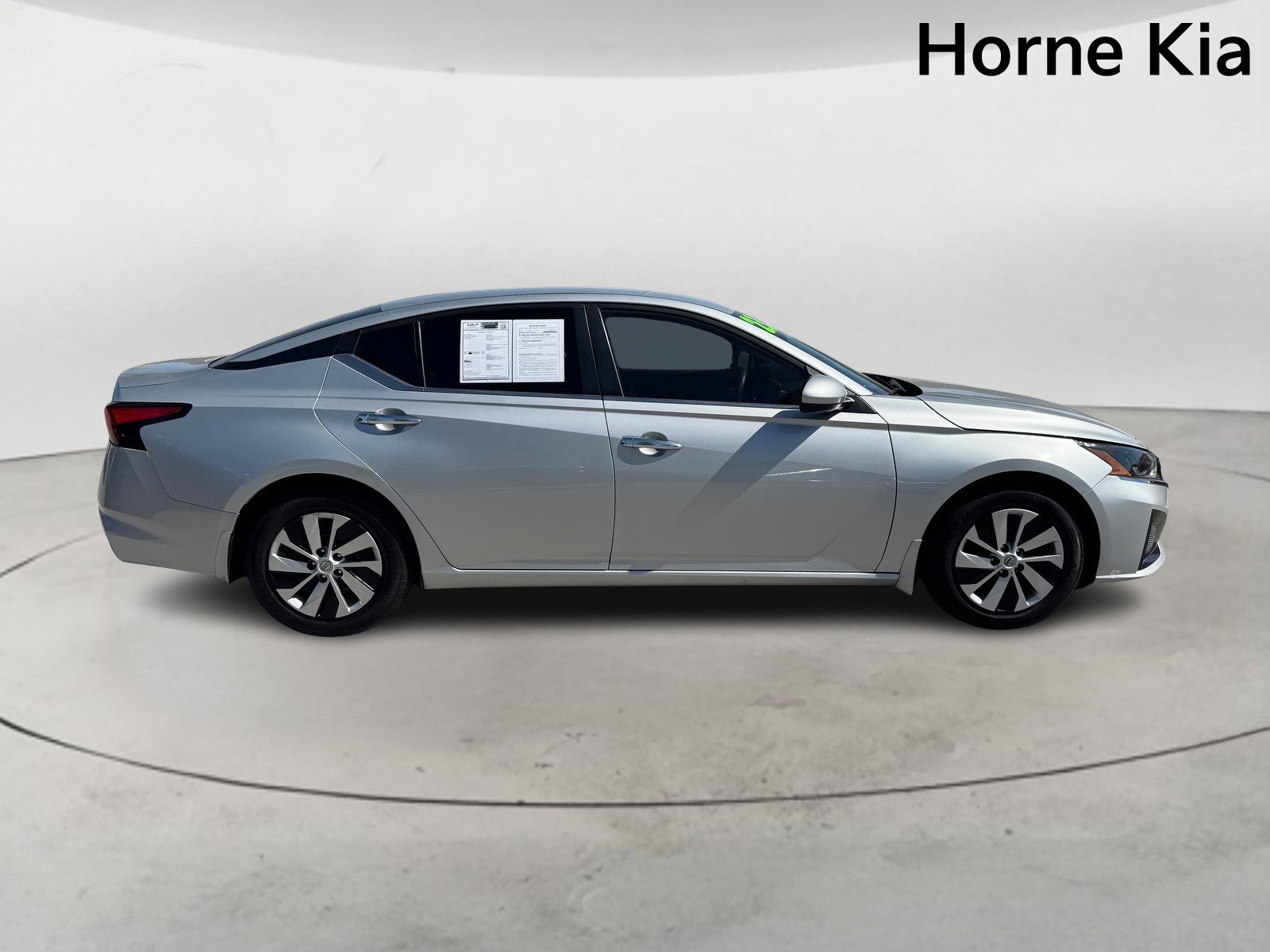 Used 2023 Nissan Altima 2.5 S image 3