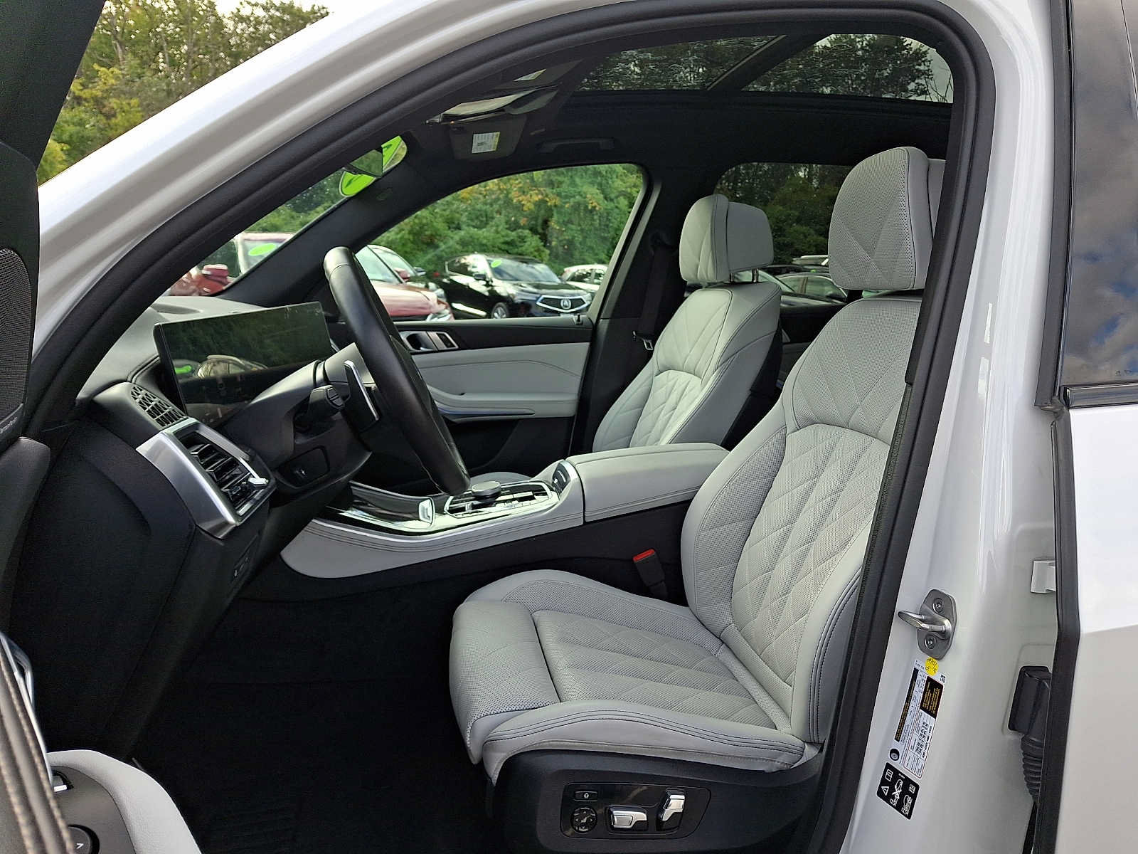 Used 2026 BMW X5 M60i AWD/4WD image 14
