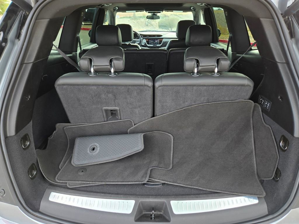 Used 2024 Cadillac XT6 Premium Luxury AWD/4WD image 11