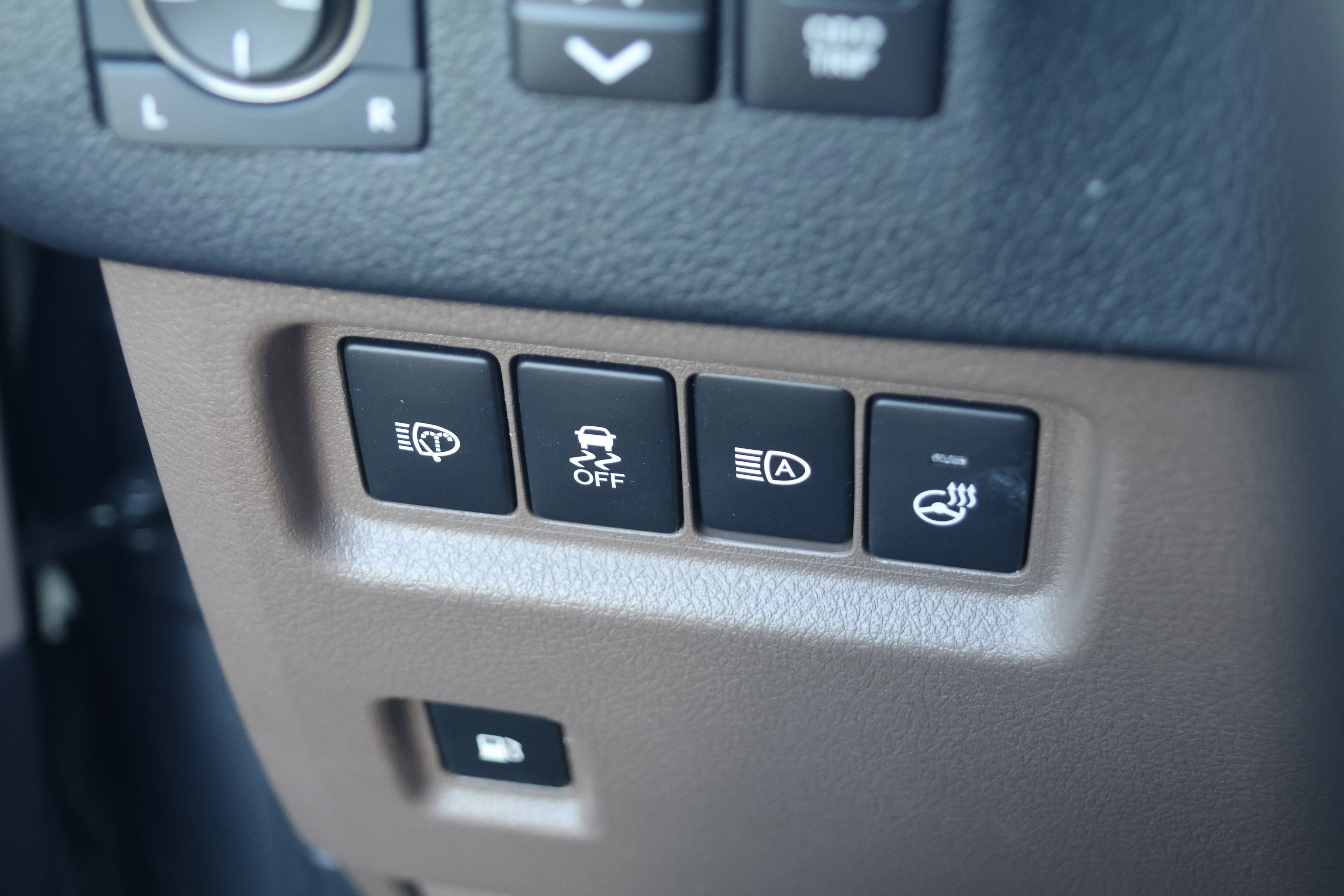 Certified 2023 Lexus GX 460 Premium w/ Premium Package AWD/4WD image 16