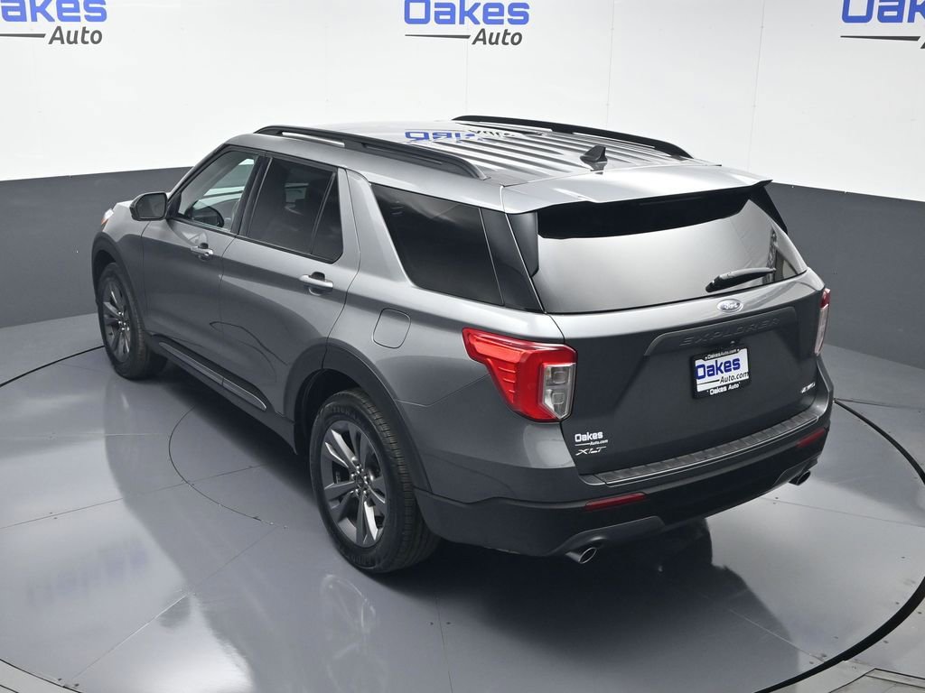 Used 2023 Ford Explorer XLT w/ Equipment Group 202A AWD/4WD image 53