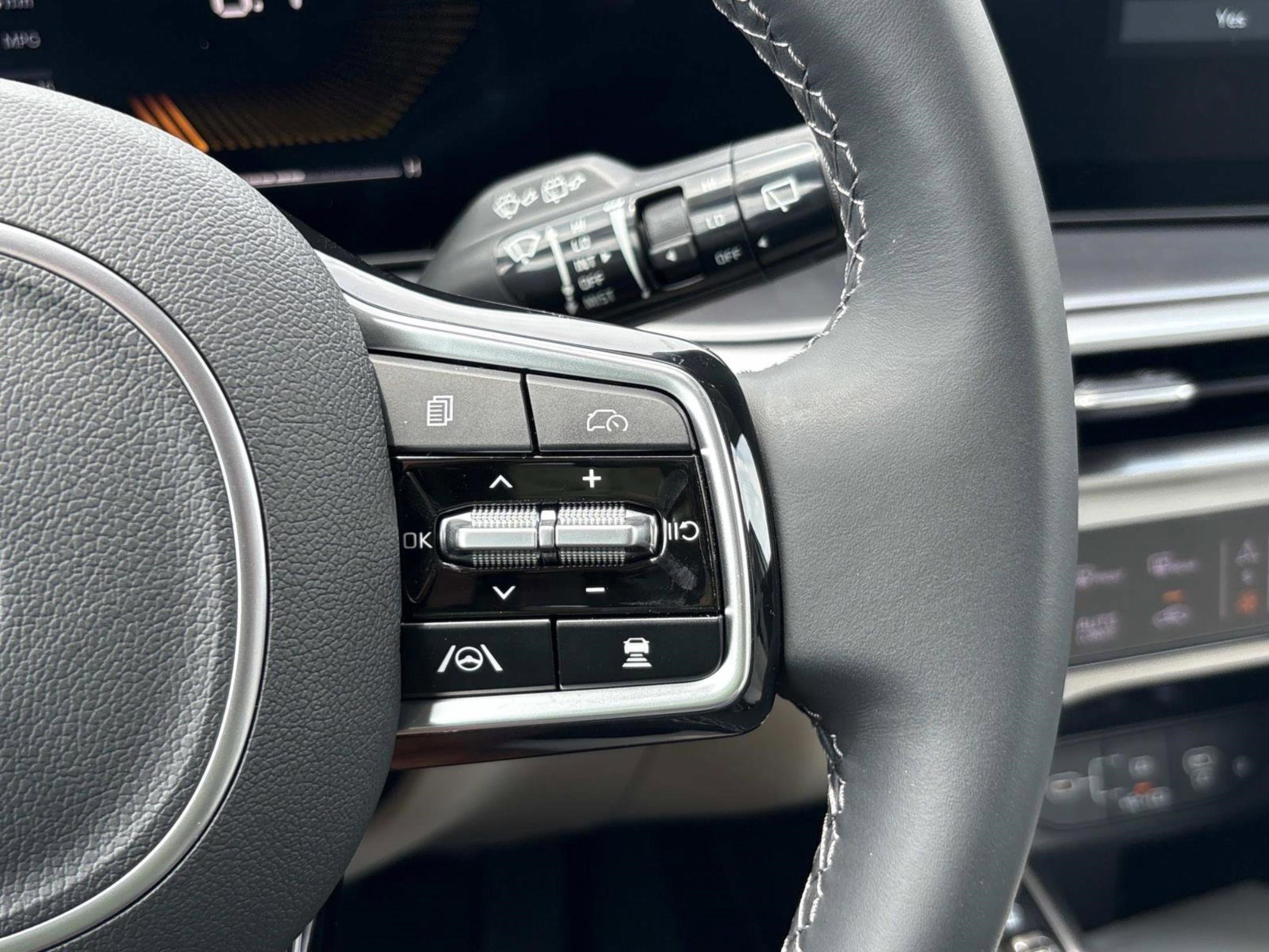 New 2025 Kia Sorento S image 24