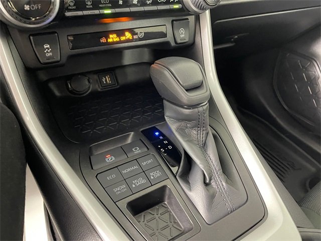 Used 2025 Toyota RAV4 XLE image 9