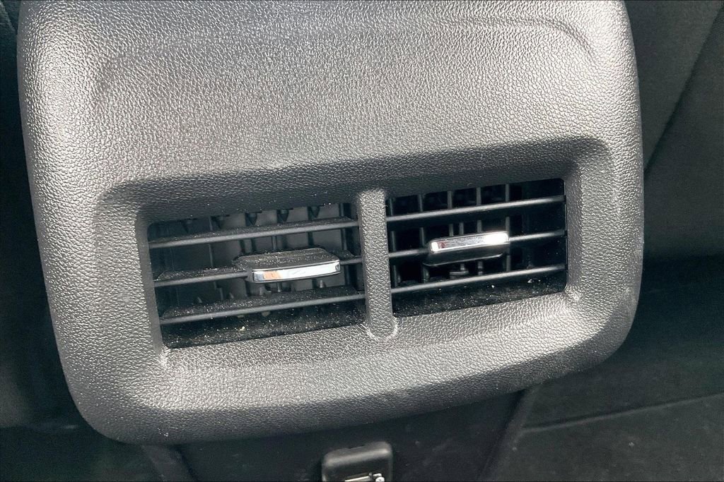 Used 2024 Chevrolet Equinox LT image 11