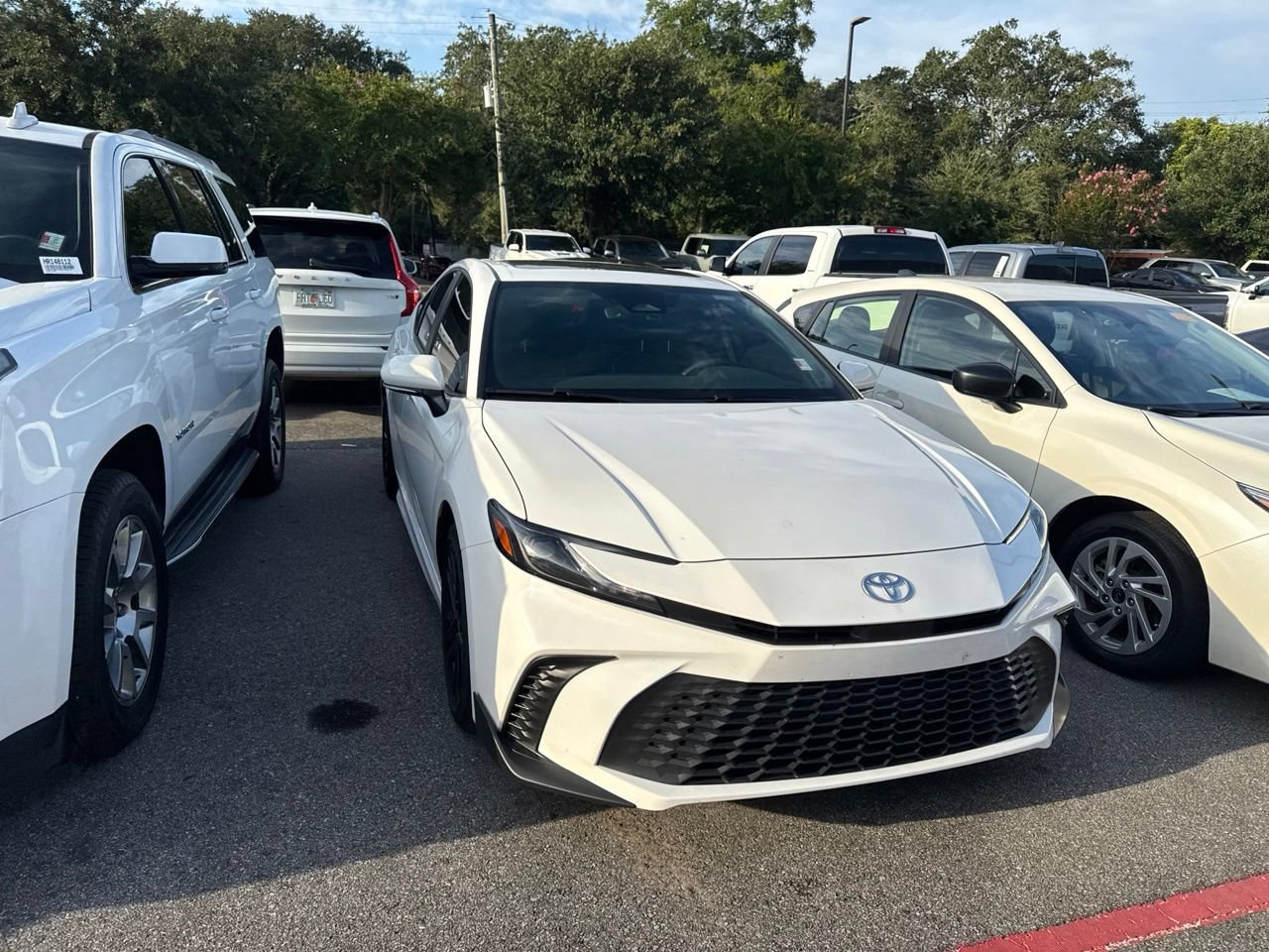 Used 2025 Toyota Camry SE w/ Multimedia Upgrade Package FWD image 3