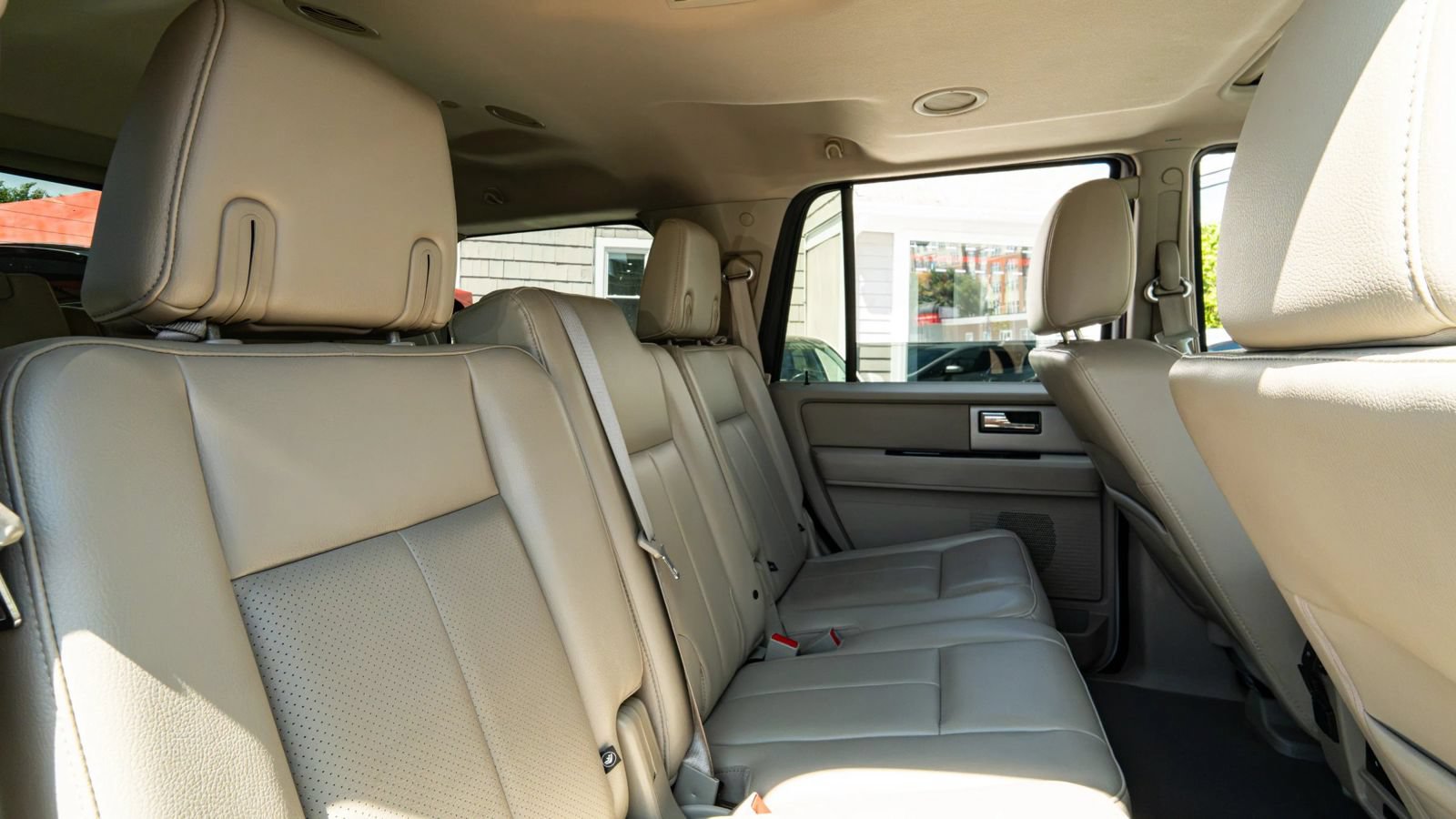 Used 2014 Ford Expedition Limited w/ Equipment Group 301A AWD/4WD image 16