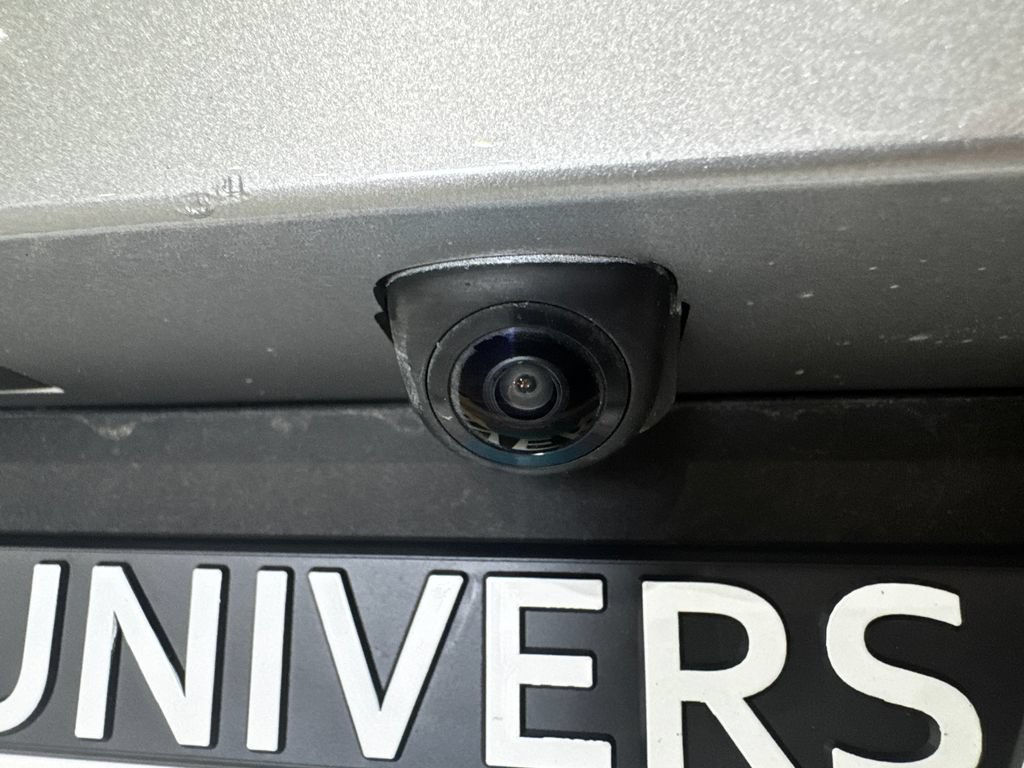 Used 2025 Hyundai Venue SEL FWD image 25