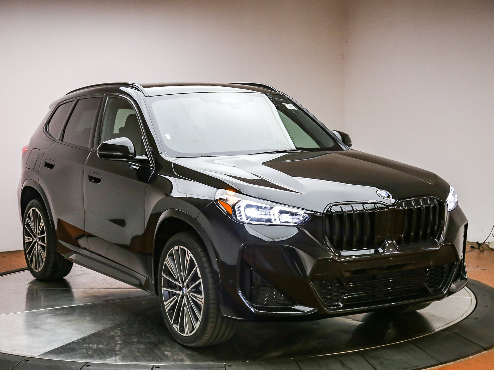 New 2027 BMW X1 xDrive28i AWD/4WD image 3