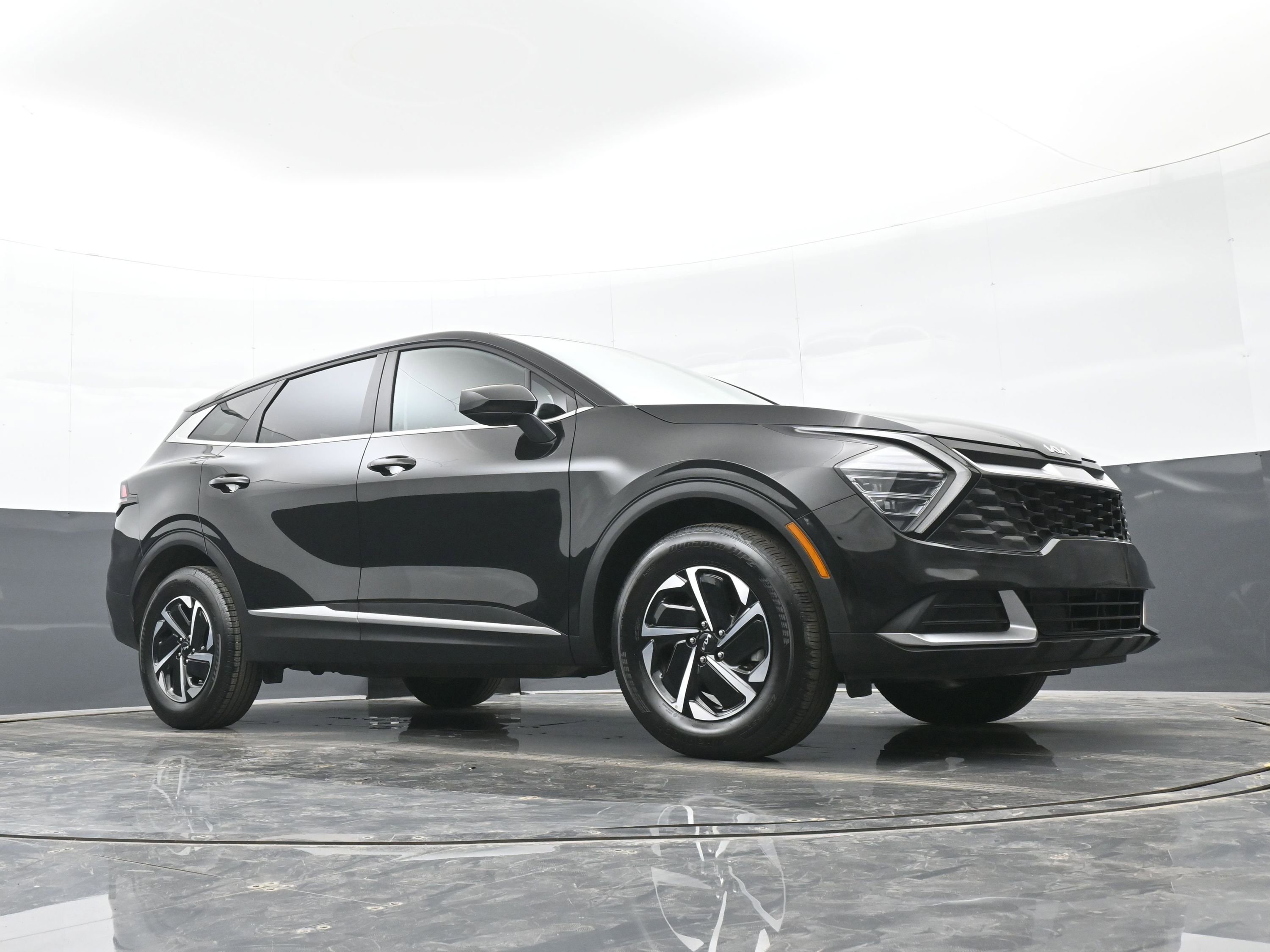 Used 2025 Kia Sportage LX image 30