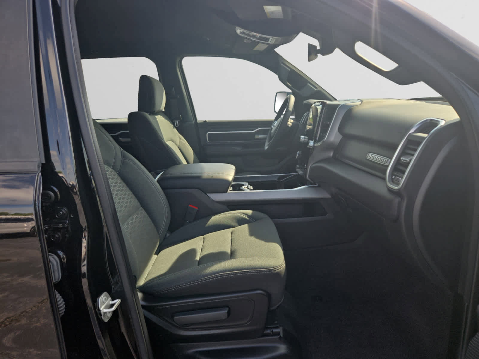 Certified 2025 RAM 1500 Big Horn AWD/4WD image 15