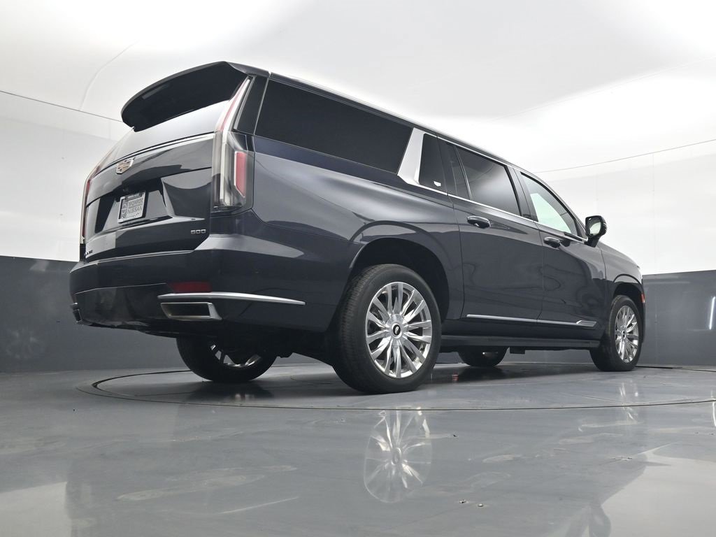 Used 2023 Cadillac Escalade ESV Premium Luxury image 22