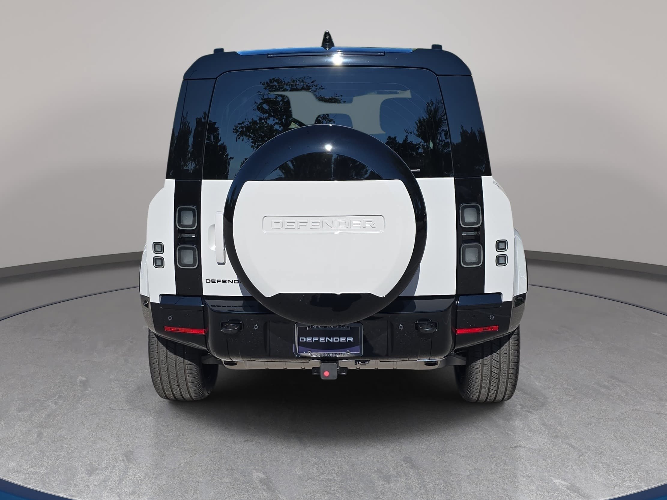 New 2026 Land Rover Defender 110 X-Dynamic SE AWD/4WD image 6