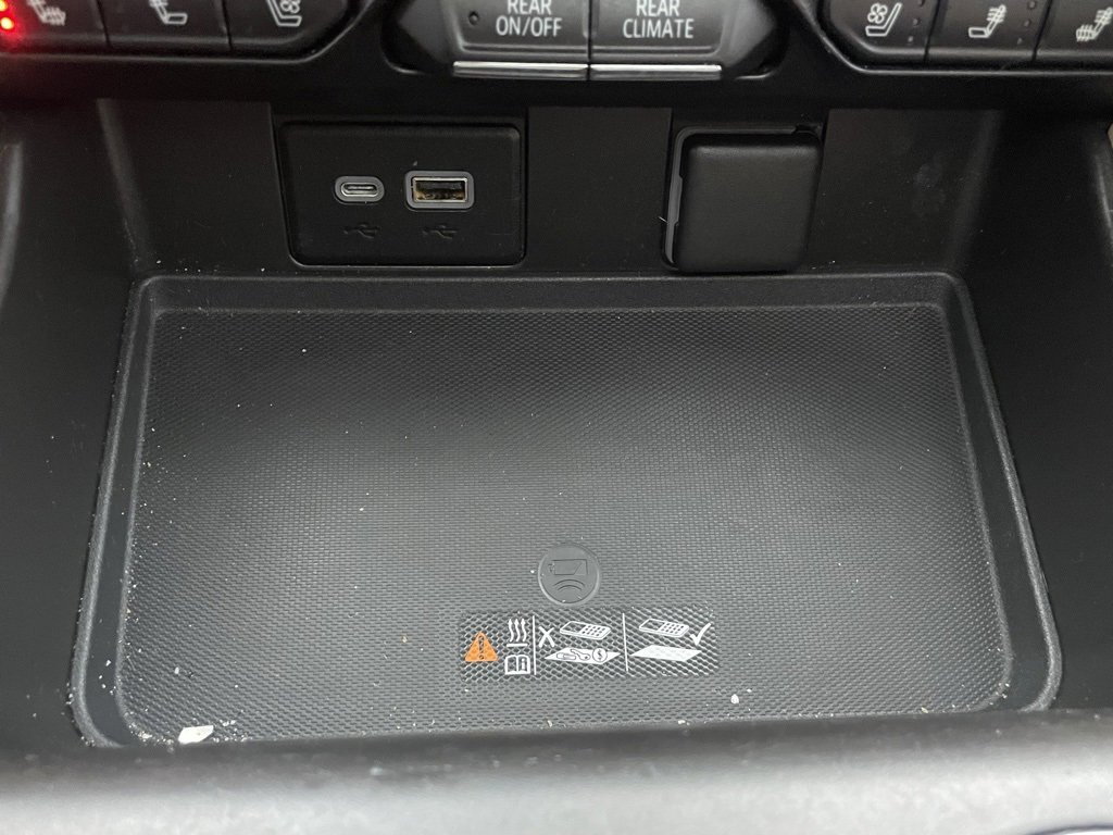 Certified 2021 Chevrolet Suburban Premier w/ Premium Package image 46