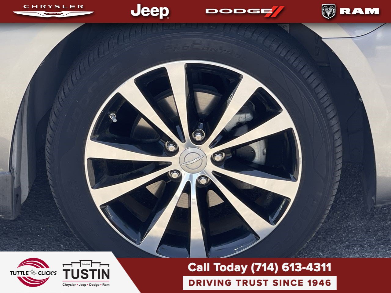 Used 2012 Chrysler 200 Touring w/ Sun/Sound Group FWD image 16