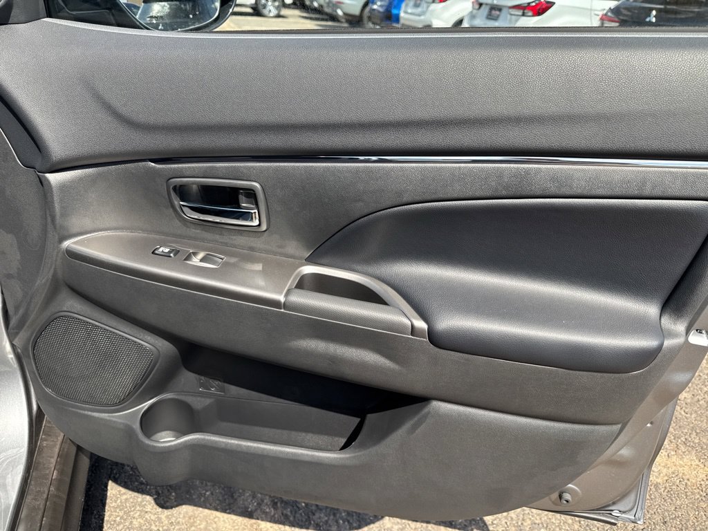 New 2027 Mitsubishi Outlander Sport SE FWD image 32