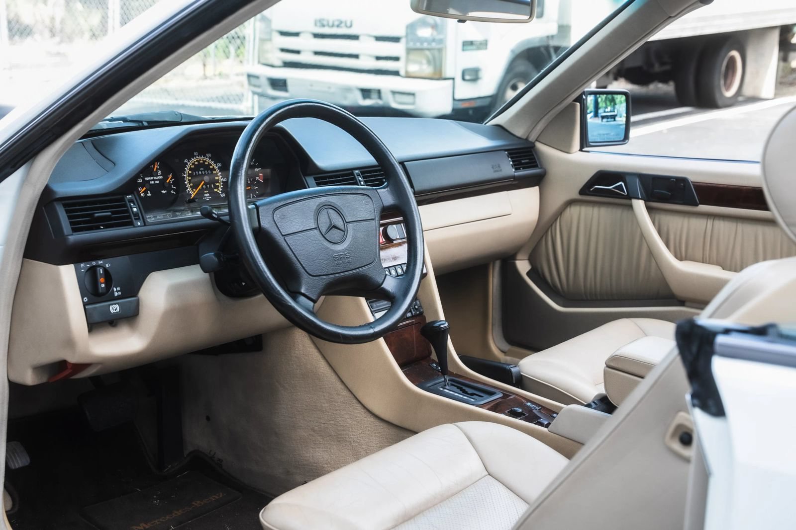 Used 1995 Mercedes-Benz E 320 Convertible image 15