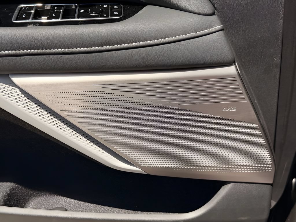 New 2026 Cadillac Optiq Luxury 1 w/ LPO, Floor Liner Package AWD/4WD image 17