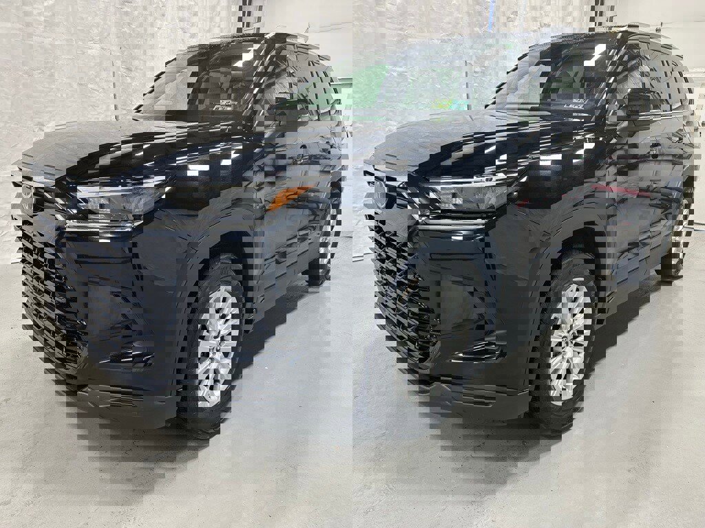 Used 2025 Toyota Grand Highlander AWD image 3