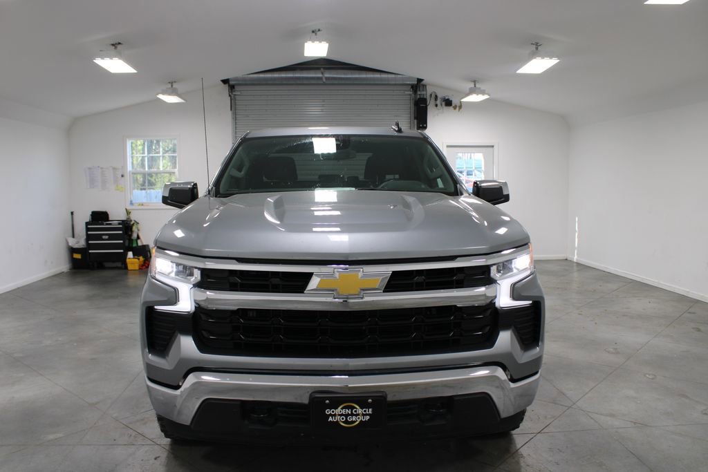 Used 2024 Chevrolet Silverado 1500 LT image 3