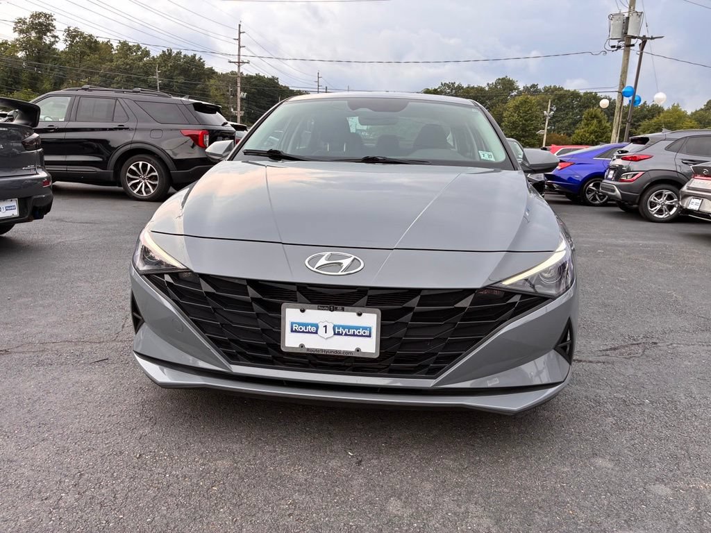 Used 2022 Hyundai Elantra SEL FWD image 2