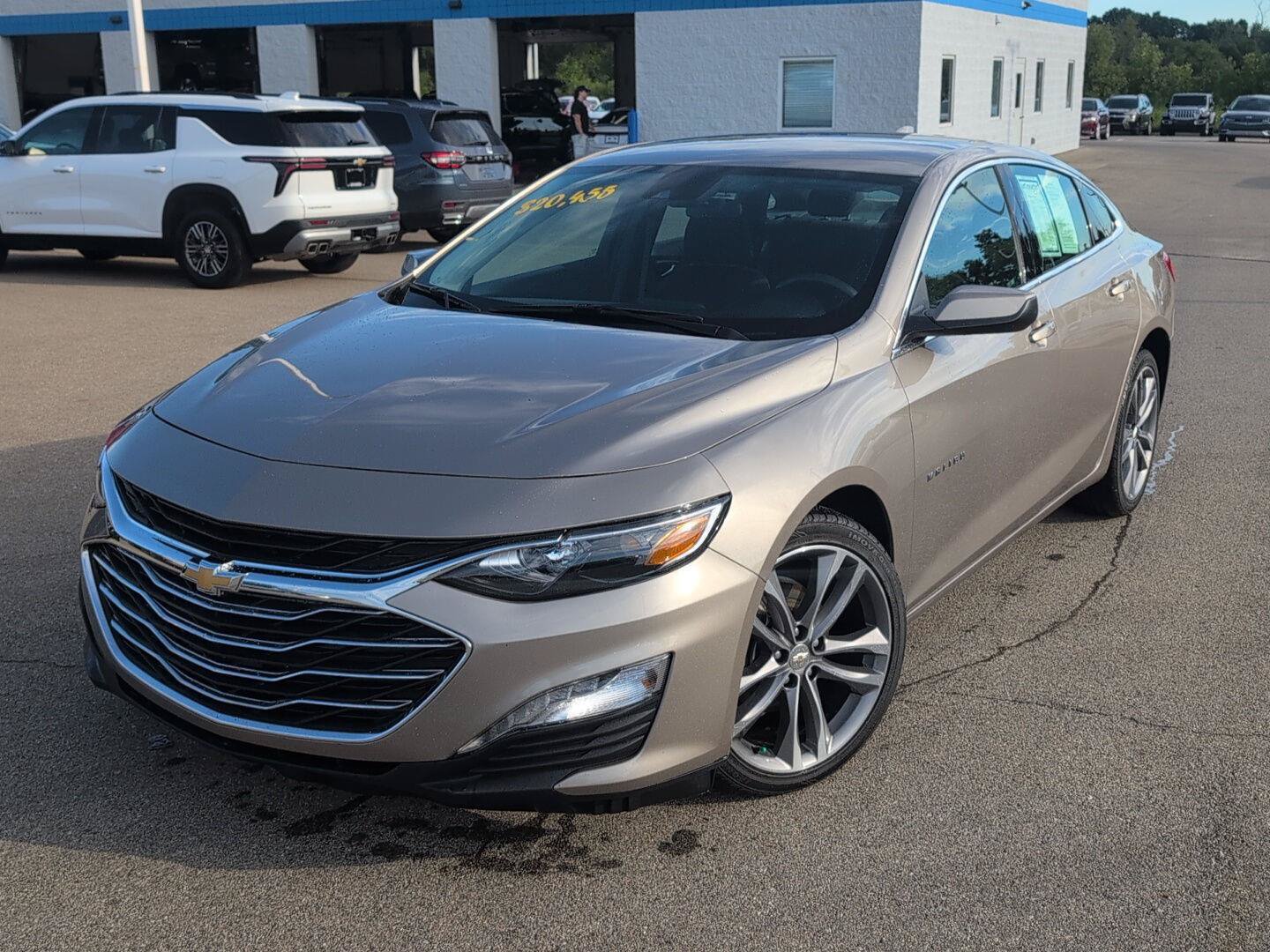 Used 2025 Chevrolet Malibu LT FWD image 13