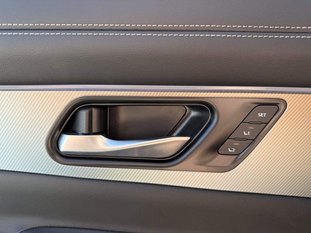 Used 2025 Nissan Murano SL image 29