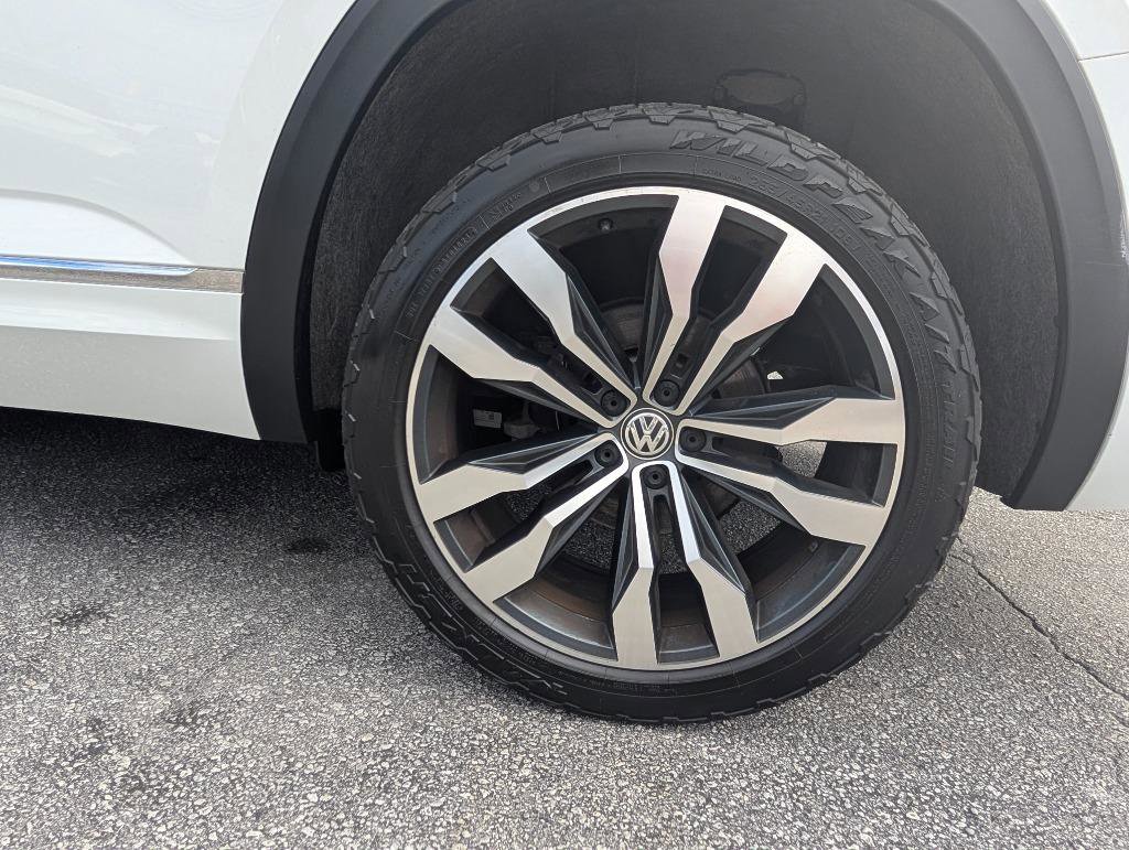 Used 2019 Volkswagen Atlas SEL R-Line AWD/4WD image 9