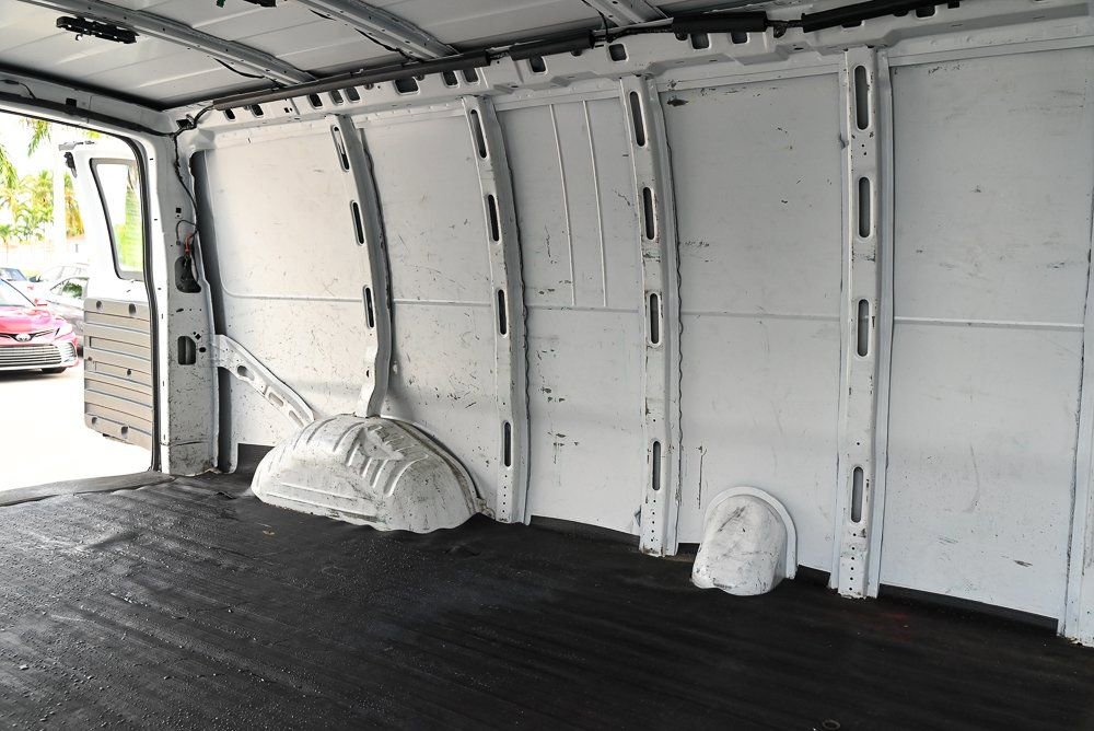 Used 2022 GMC Savana 3500 Extended w/ Driver Convenience Package image 14