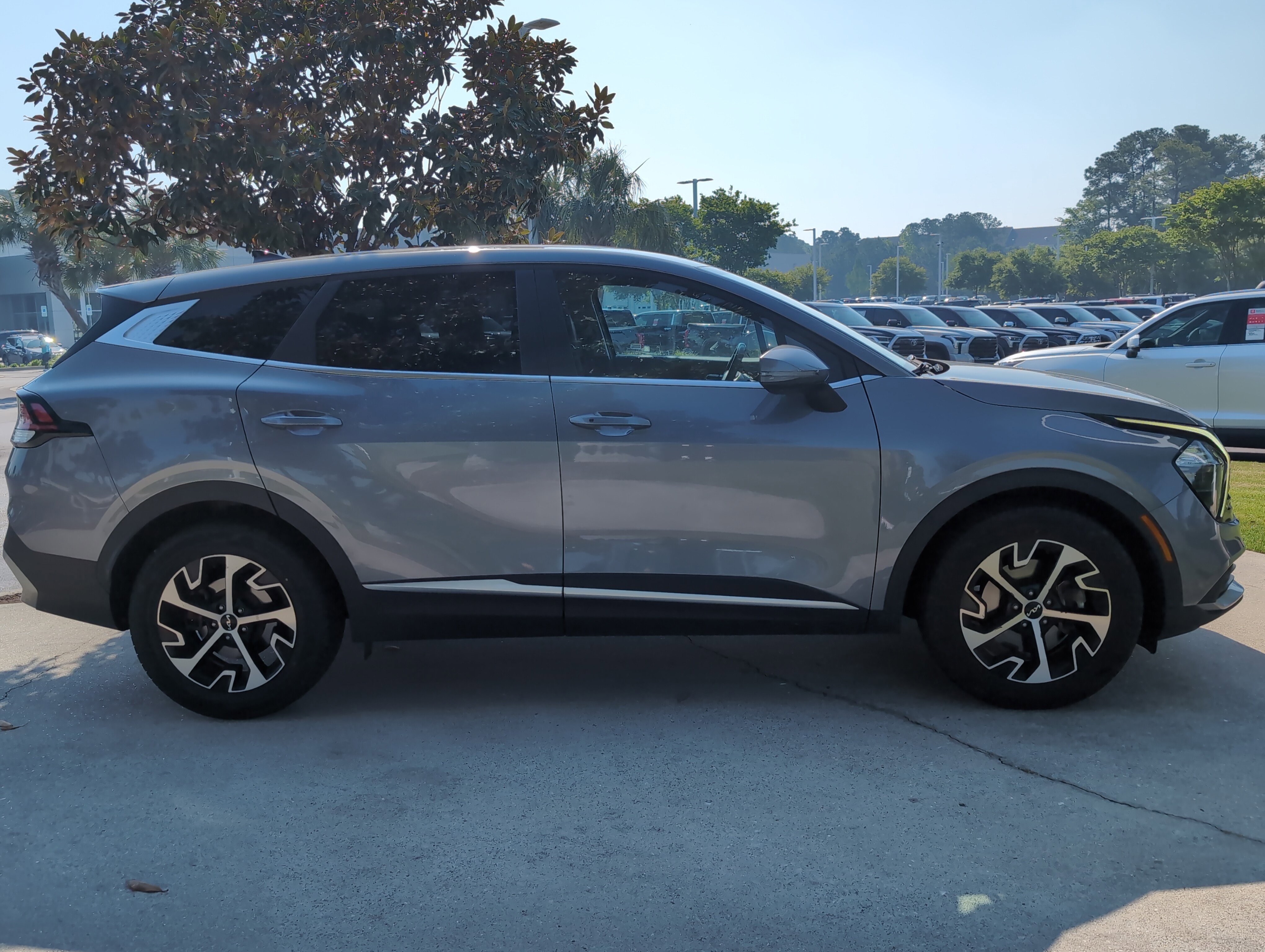 Used 2023 Kia Sportage EX FWD image 9