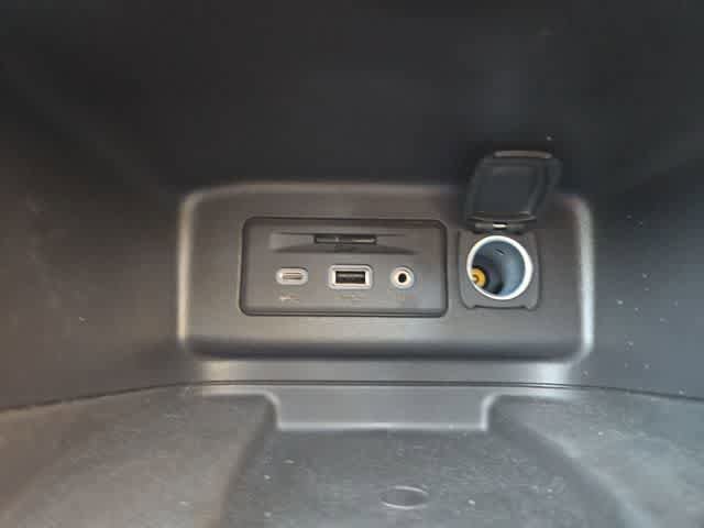 Certified 2023 Chevrolet Equinox Premier FWD image 61