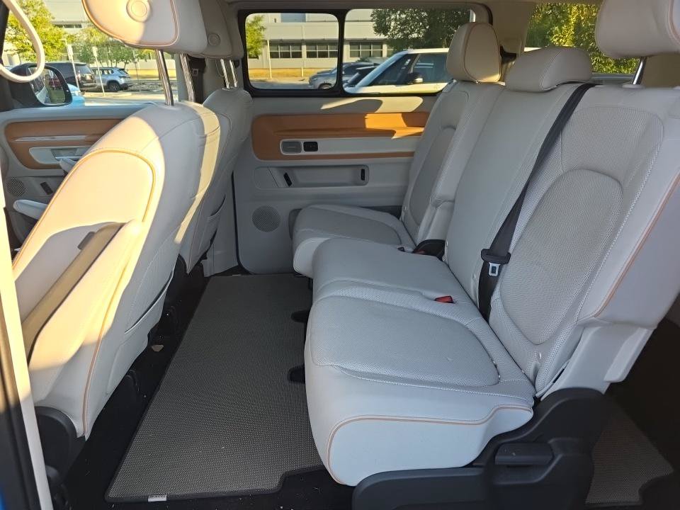 Used 2025 Volkswagen ID. Buzz Pro S Plus RWD image 14