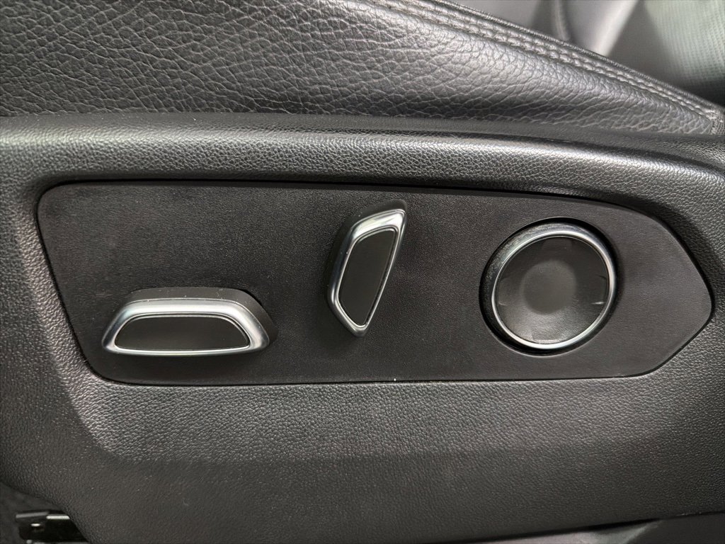 Used 2021 GMC Yukon Denali w/ Denali Premium Package image 14