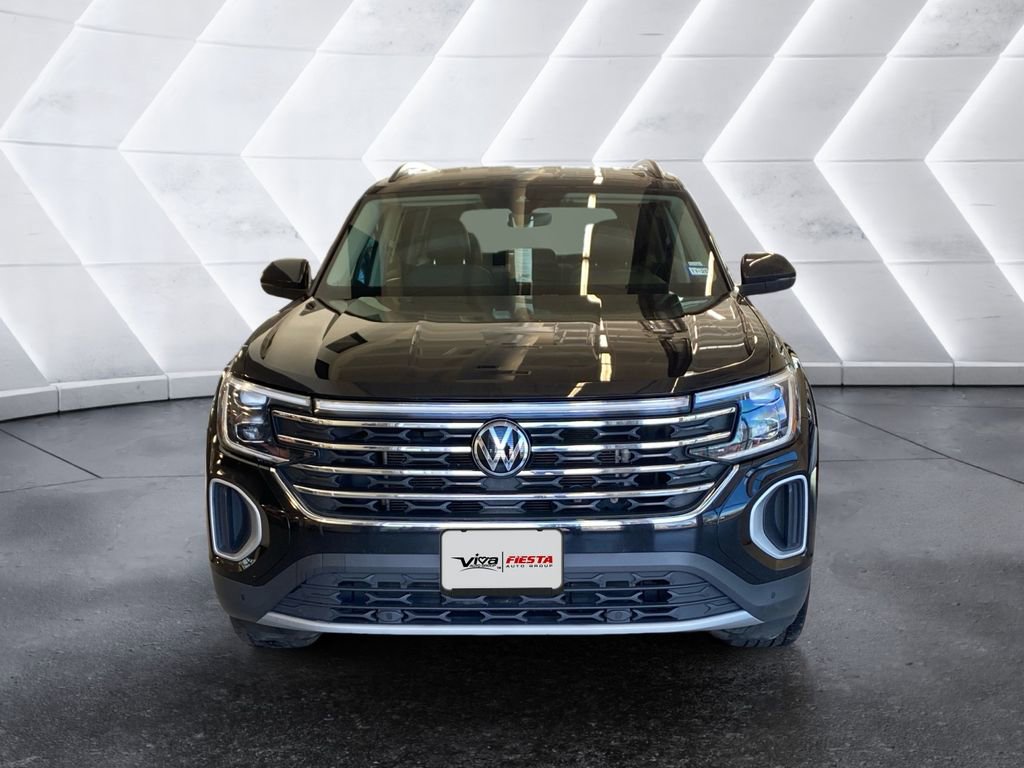 Used 2024 Volkswagen Atlas SE image 2