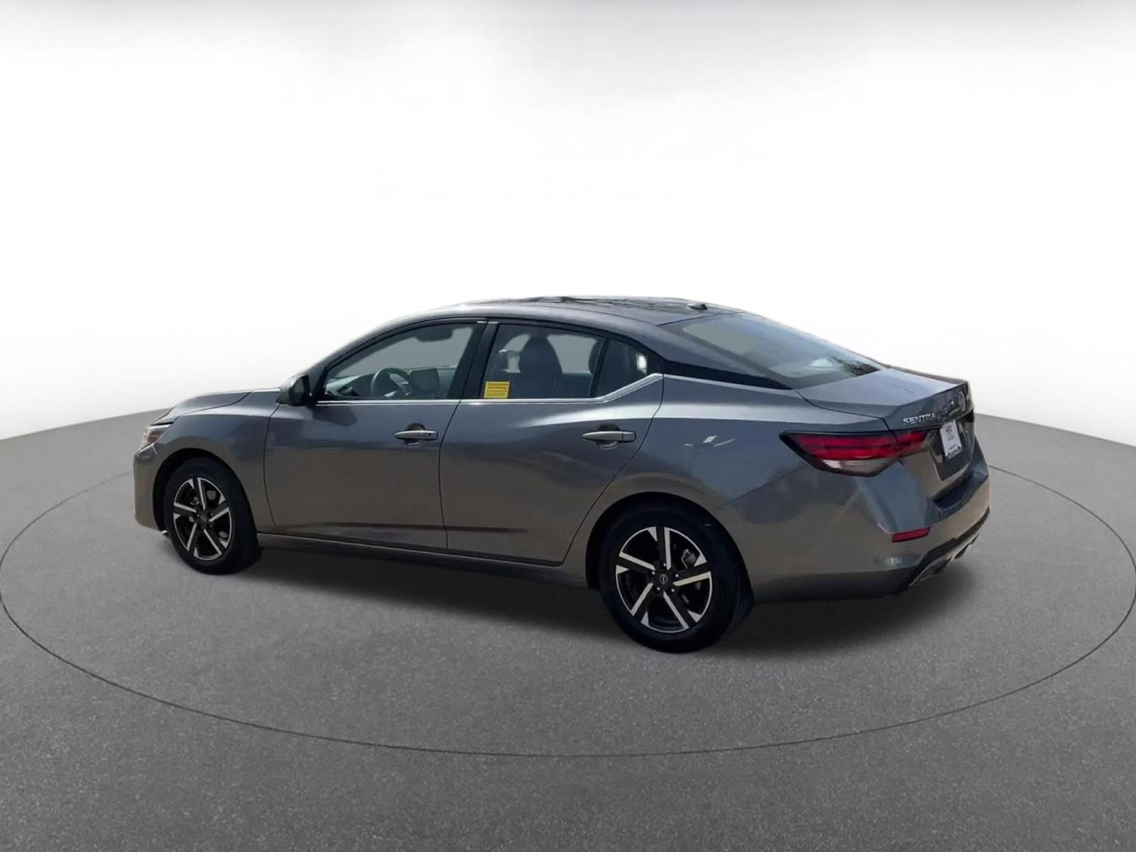 Used 2025 Nissan Sentra SV image 10