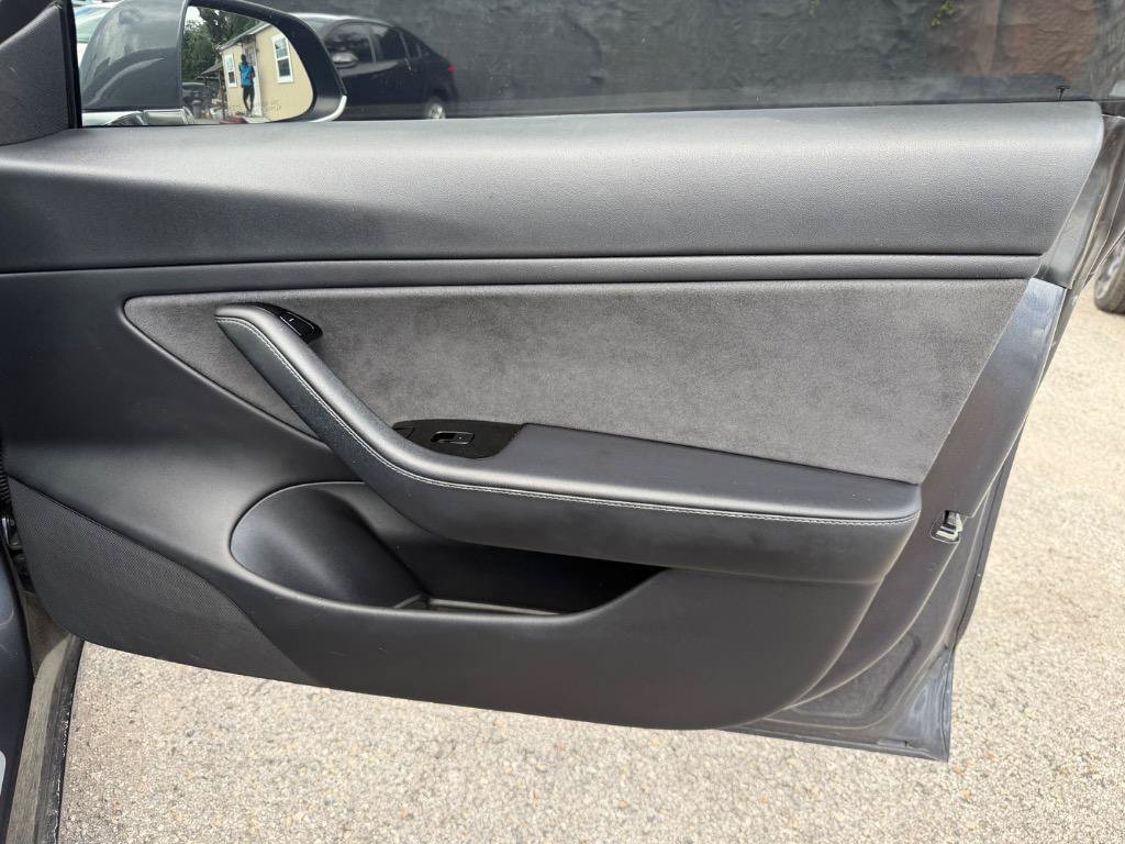 Used 2018 Tesla Model 3 Long Range AWD/4WD image 18