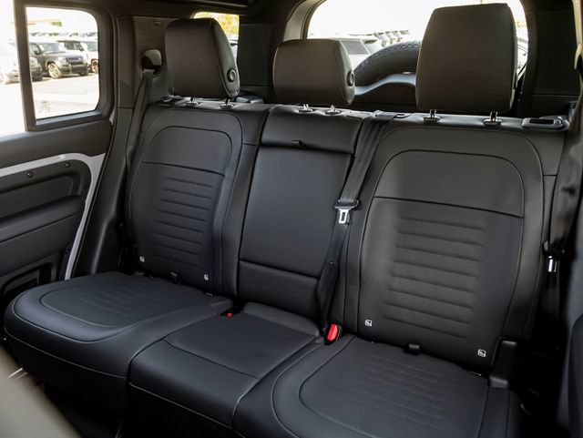 New 2026 Land Rover Defender 110 OCTA AWD/4WD image 27