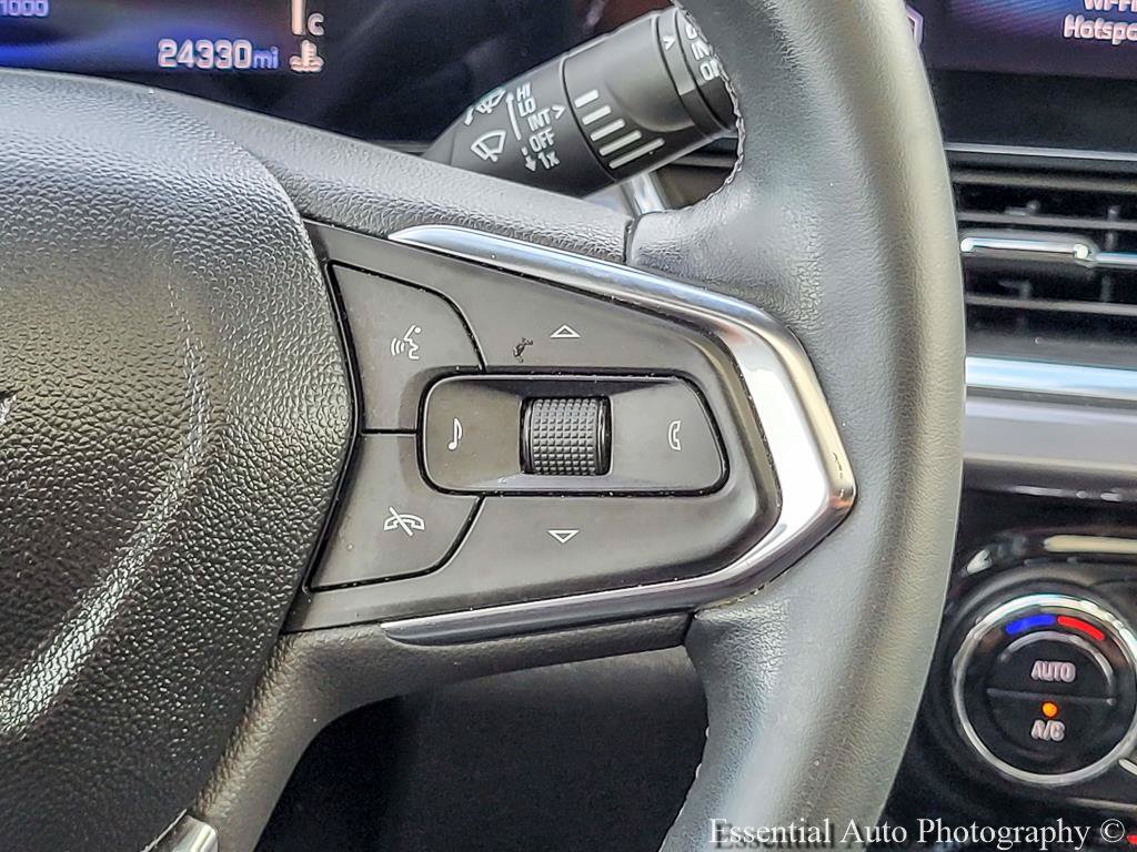 Used 2024 Chevrolet Trax ACTIV w/ Sunroof Package FWD image 17