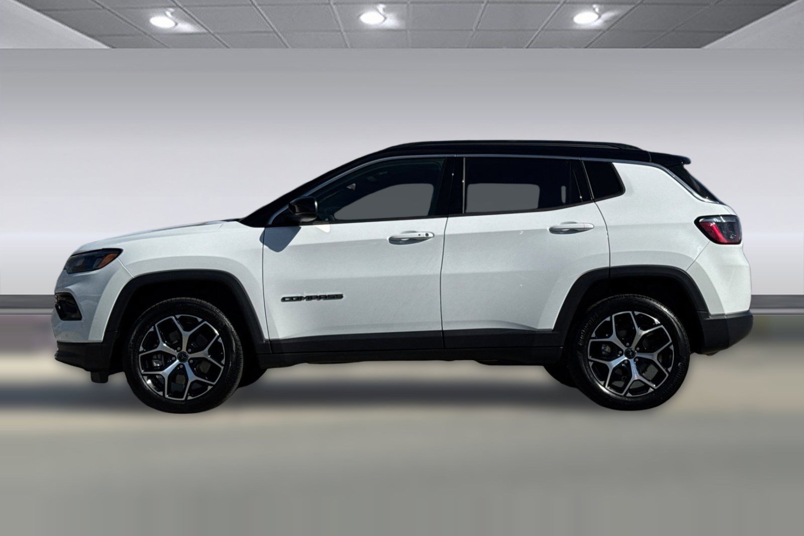 Used 2025 Jeep Compass Limited image 6
