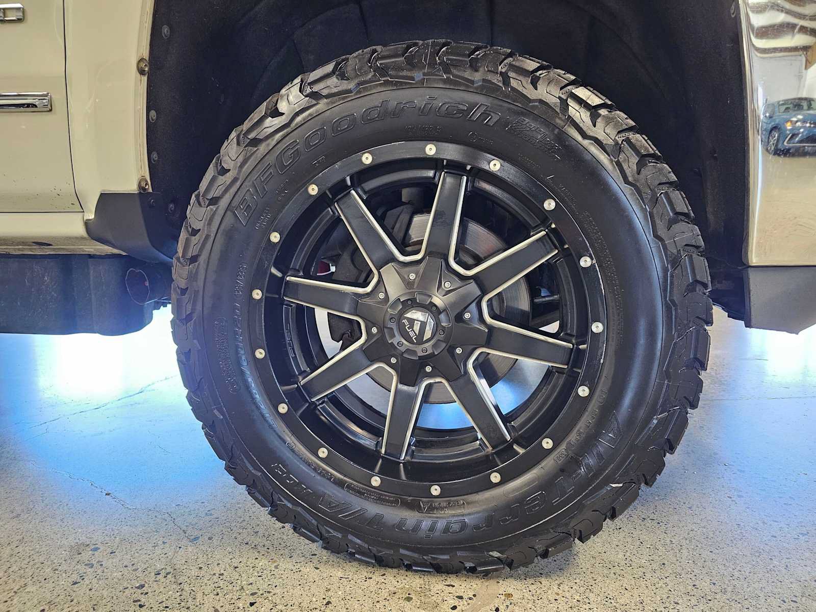 Used 2015 Chevrolet Silverado 3500 LTZ AWD/4WD image 9