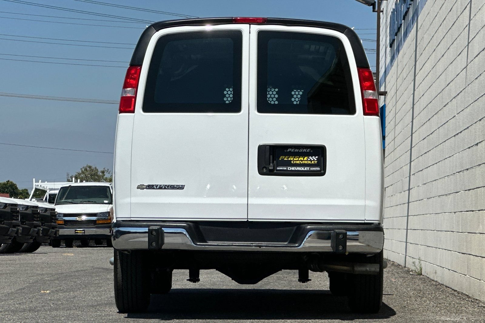 Certified 2025 Chevrolet Express 2500 w/ Driver Convenience Package RWD image 5