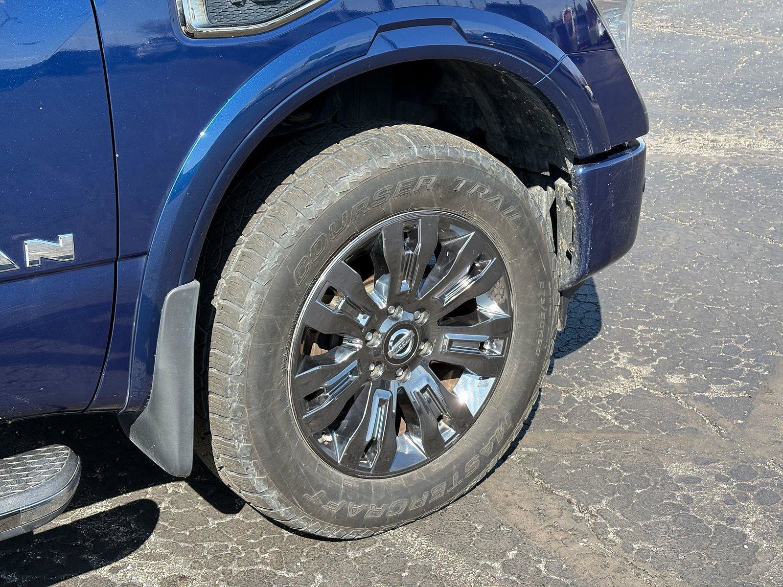 Used 2017 Nissan Titan Platinum Reserve image 9