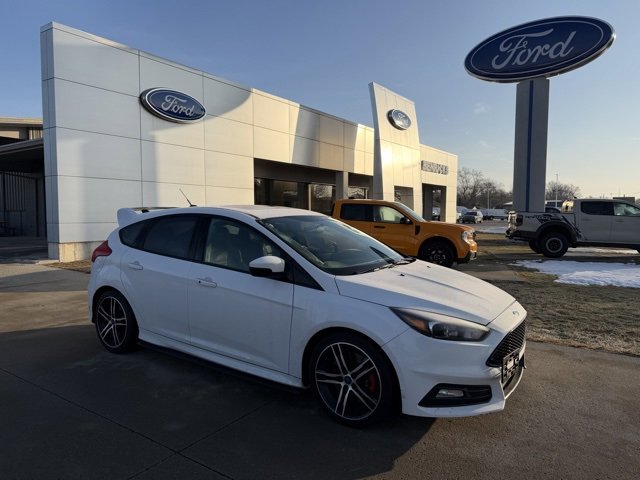 Used 2018 Ford Focus ST image 1