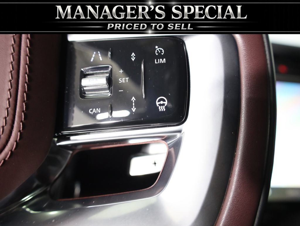 Used 2025 Land Rover Range Rover SE AWD/4WD image 15