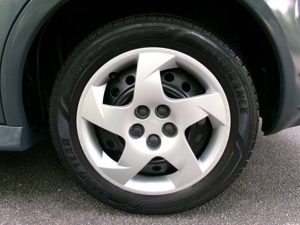 Used 2005 Pontiac Vibe w/ Power Group Value Package FWD image 35
