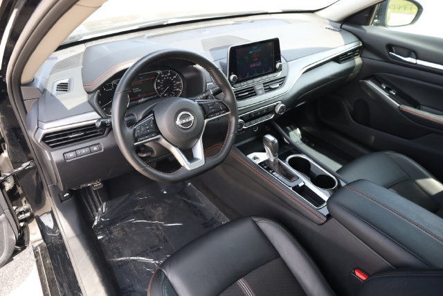 Certified 2025 Nissan Altima 2.5 SR FWD image 12