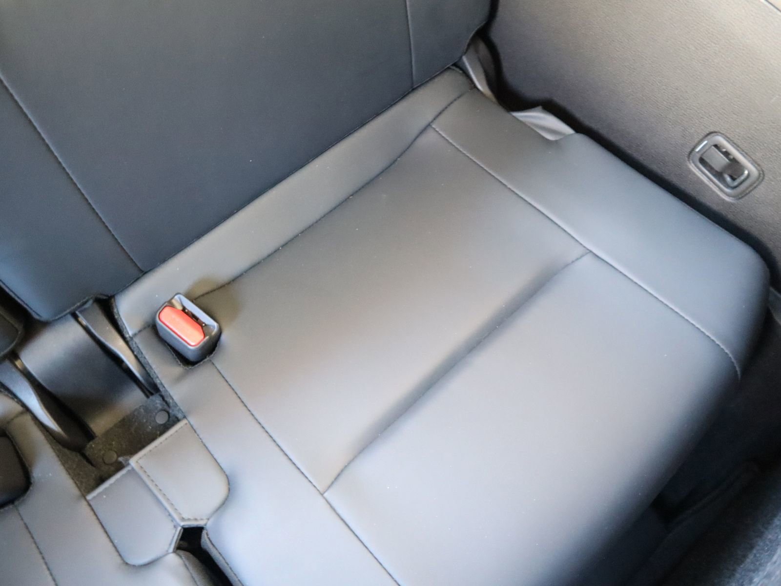 Used 2025 Mitsubishi Outlander AWD image 51